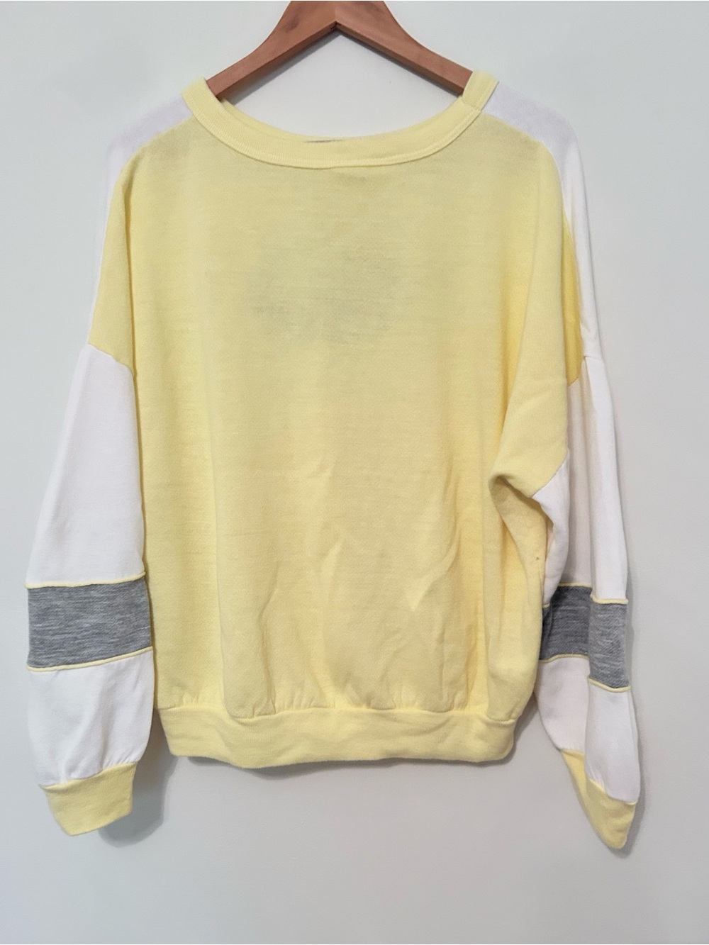 Vintage Mountain Bound Yellow & White Crewneck Lightweight So Soft Sweatshirt - Picture 3 of 3